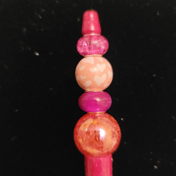 Unique Valentine's Day themed pen with black ink and a replacement cartridge - Picture 4 of 8